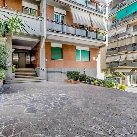 Rooftop Ponte Milvio Διαμέρισμα *